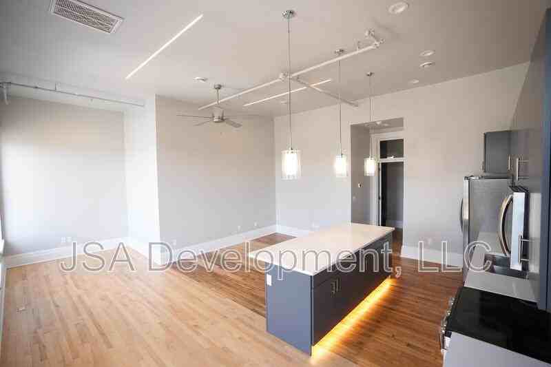 718 Commercial St #203 - Photo 2 of 9