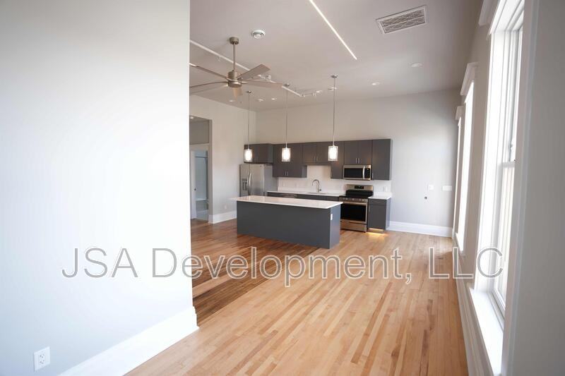 718 Commercial St #203 - Photo 3 of 9