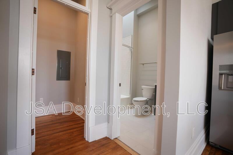 718 Commercial St #203 - Photo 4 of 9