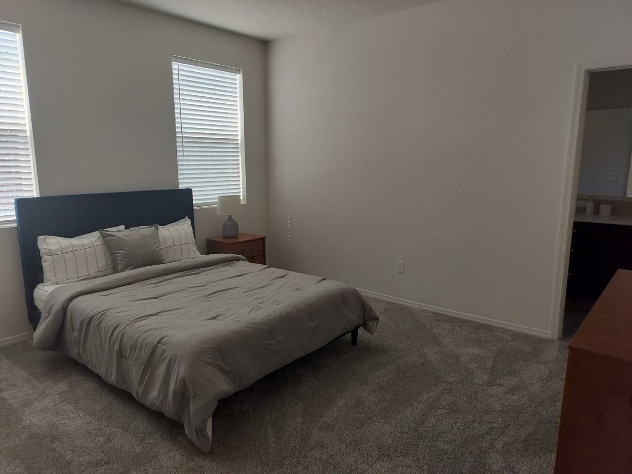 Furnished - 1908 NW Enterprise St - Photo 6 of 16