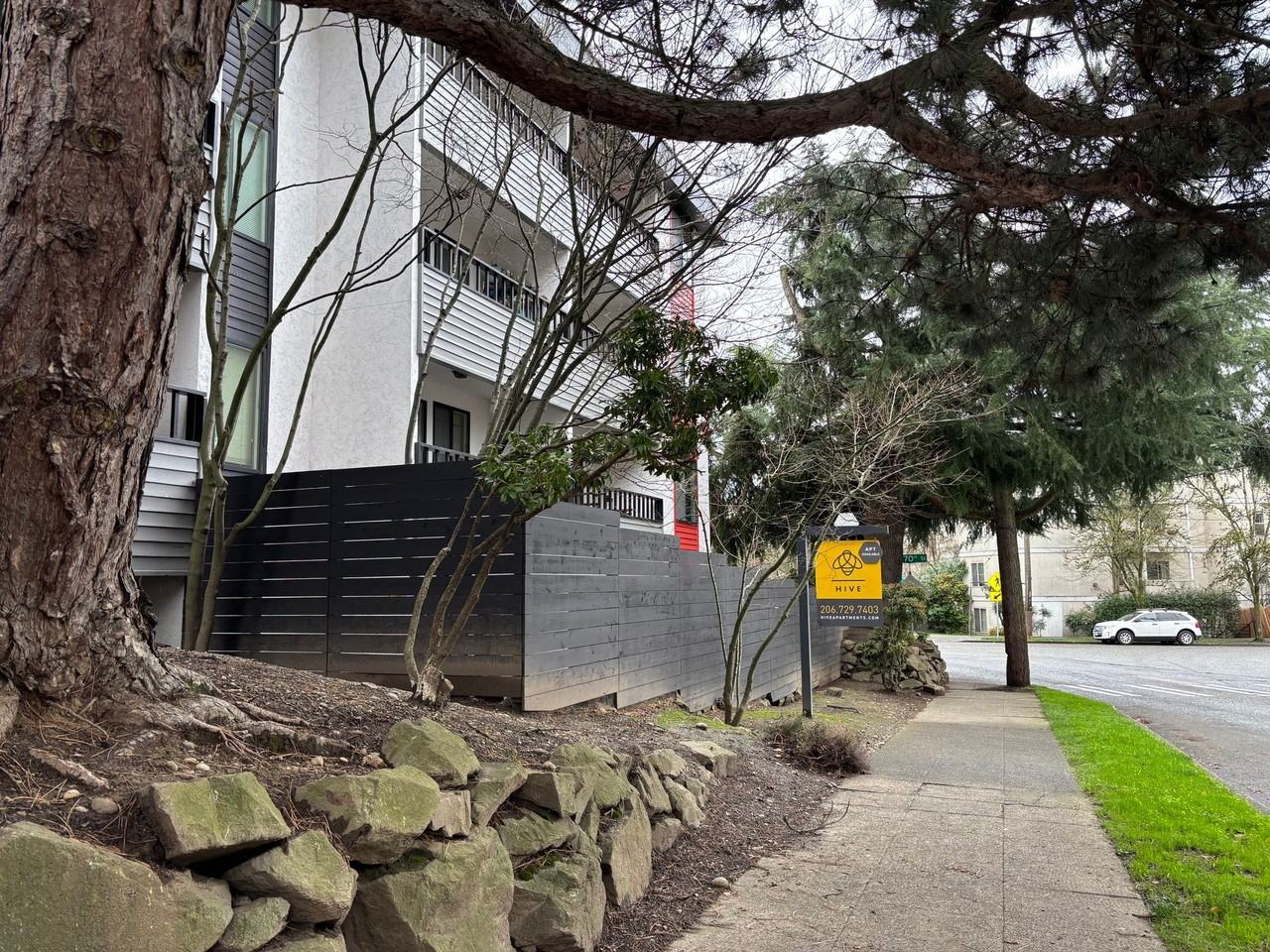 2 BLOCKS TO GREEN LAKE PARK! - Photo 2 of 7