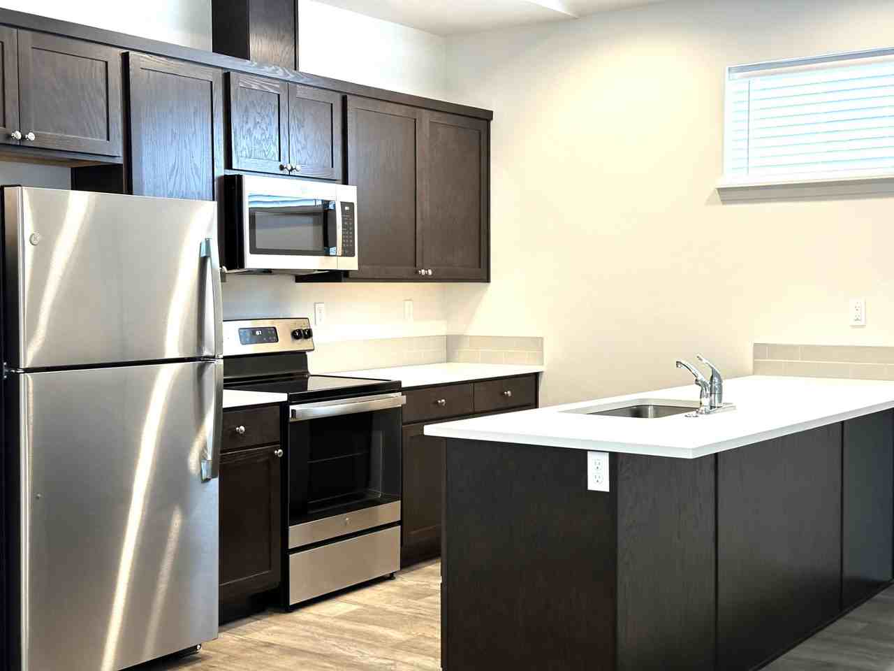 1868 Nw Enterprise St - Photo 2 of 16