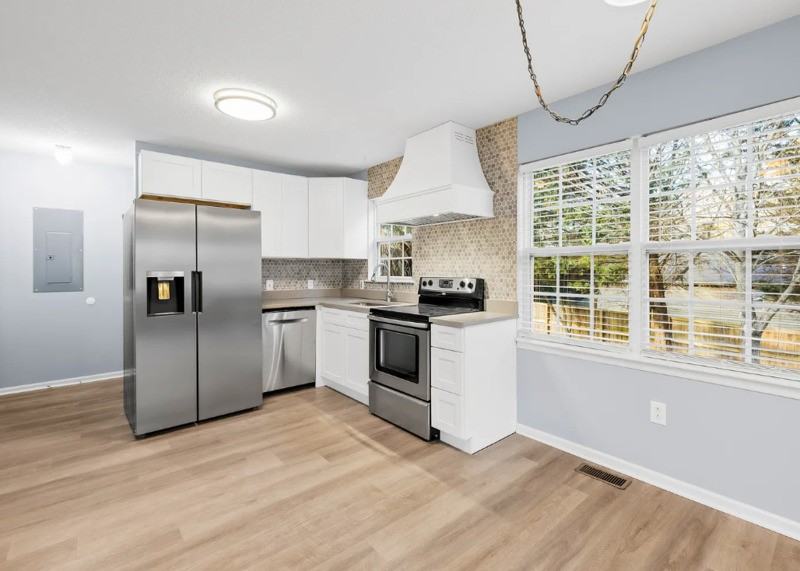 7610 Sarah Dr - Photo 2 of 17