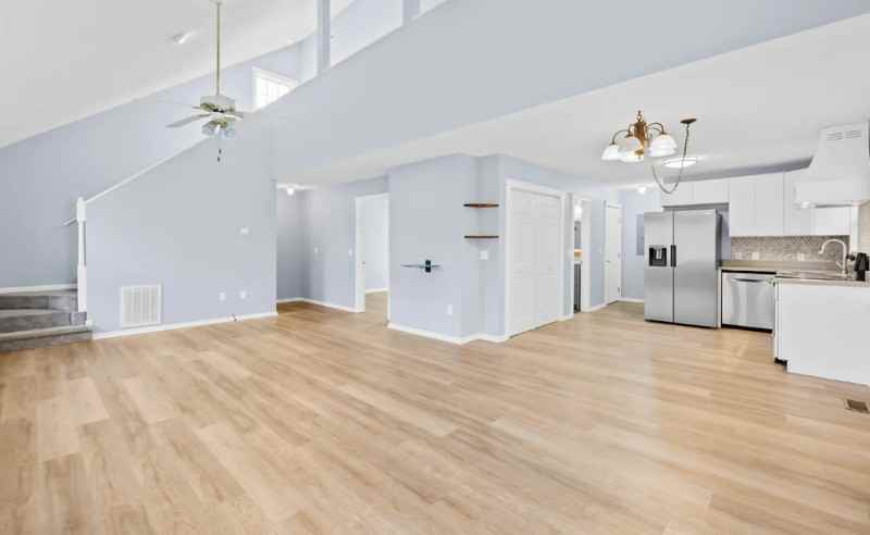 7610 Sarah Dr - Photo 5 of 17