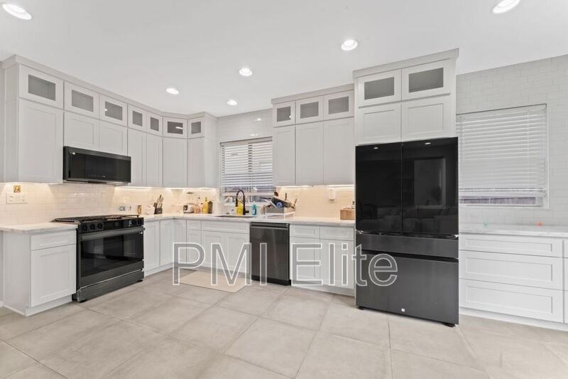 28654 Silverking Trl - Photo 5 of 23