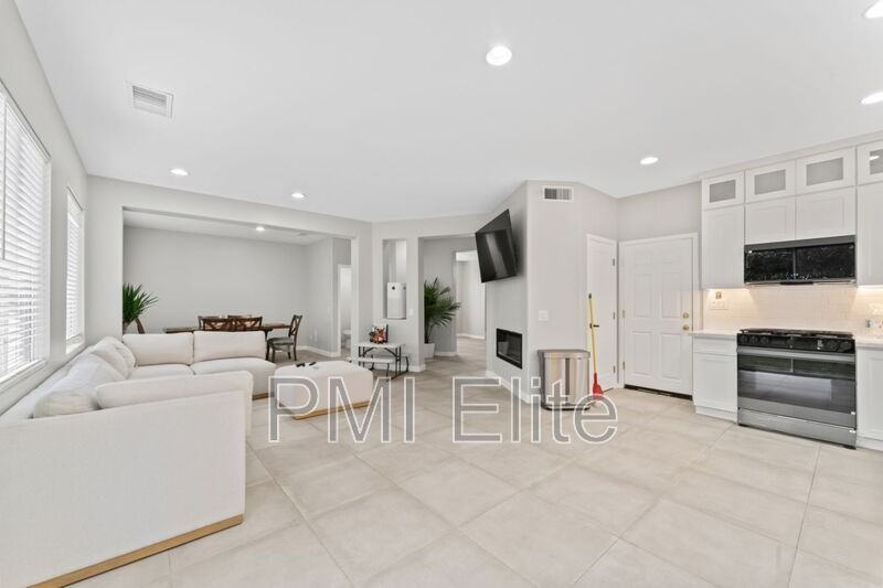 28654 Silverking Trl - Photo 6 of 23