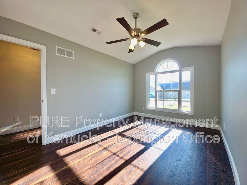 106 John Davis Dr - Photo 3 of 32