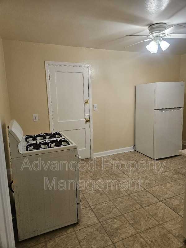 4522 N Teutonia Ave - Photo 6 of 10