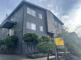 featured image of 8746 Phinney Ave N