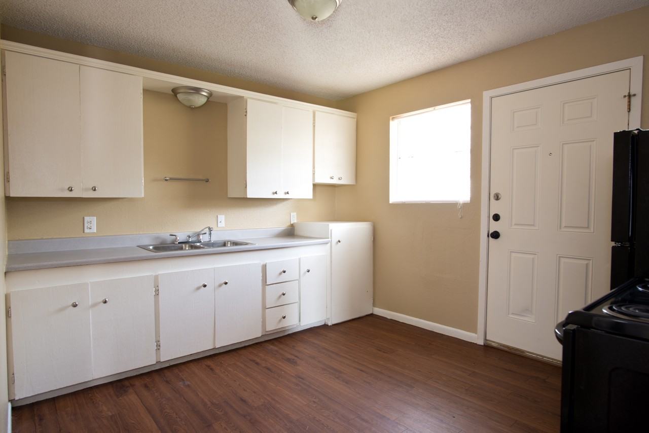 118 Milann St #B - Photo 2 of 7