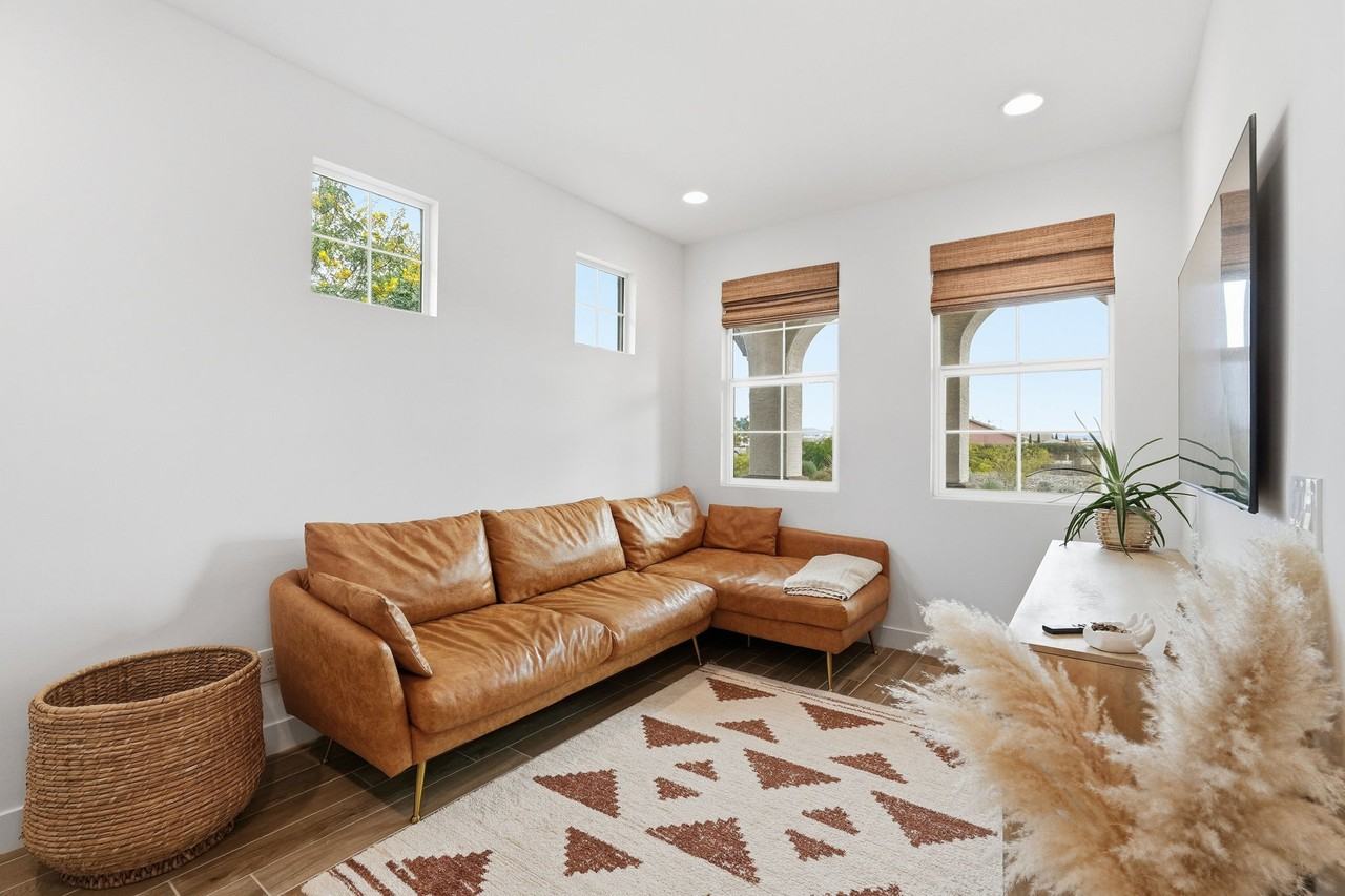 5714 S Veneto #1 - Photo 6 of 50