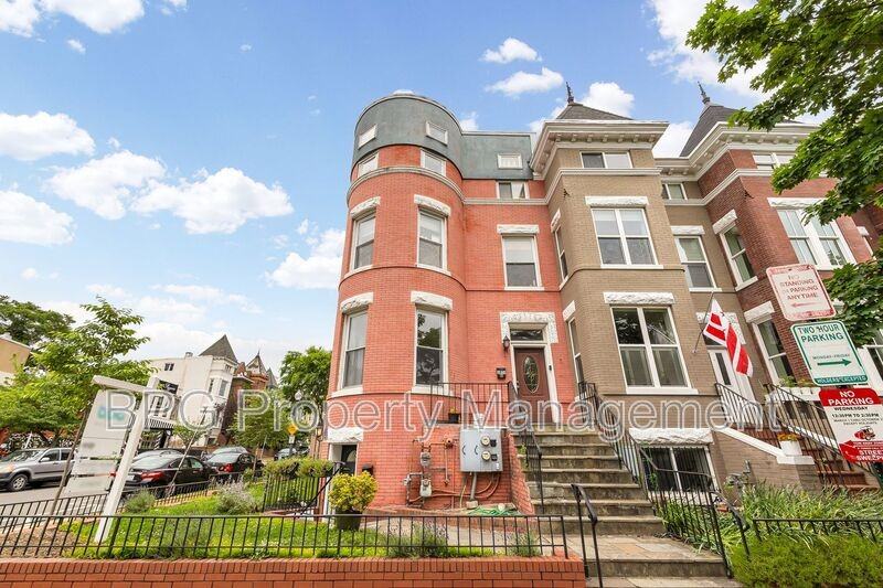 1819 1st St Nw #A - Photo 2 of 39