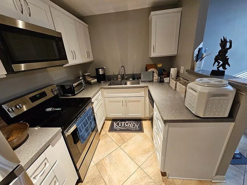 2622 Torrey Pines Rd #F12 - Photo 2 of 9