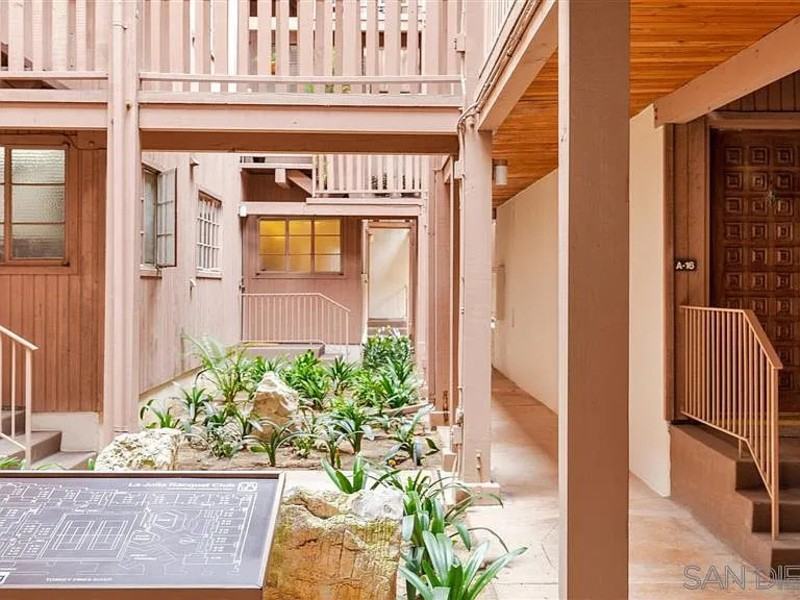 2622 Torrey Pines Rd #F12 - Photo 4 of 9