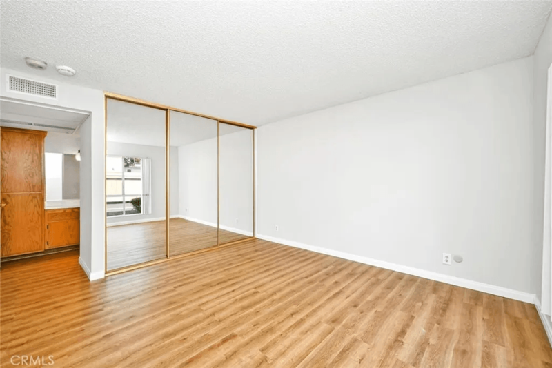 2805 S Fairview St - Photo 3 of 14