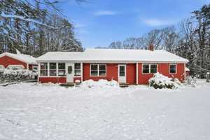 featured image of 11 Caribou Dr