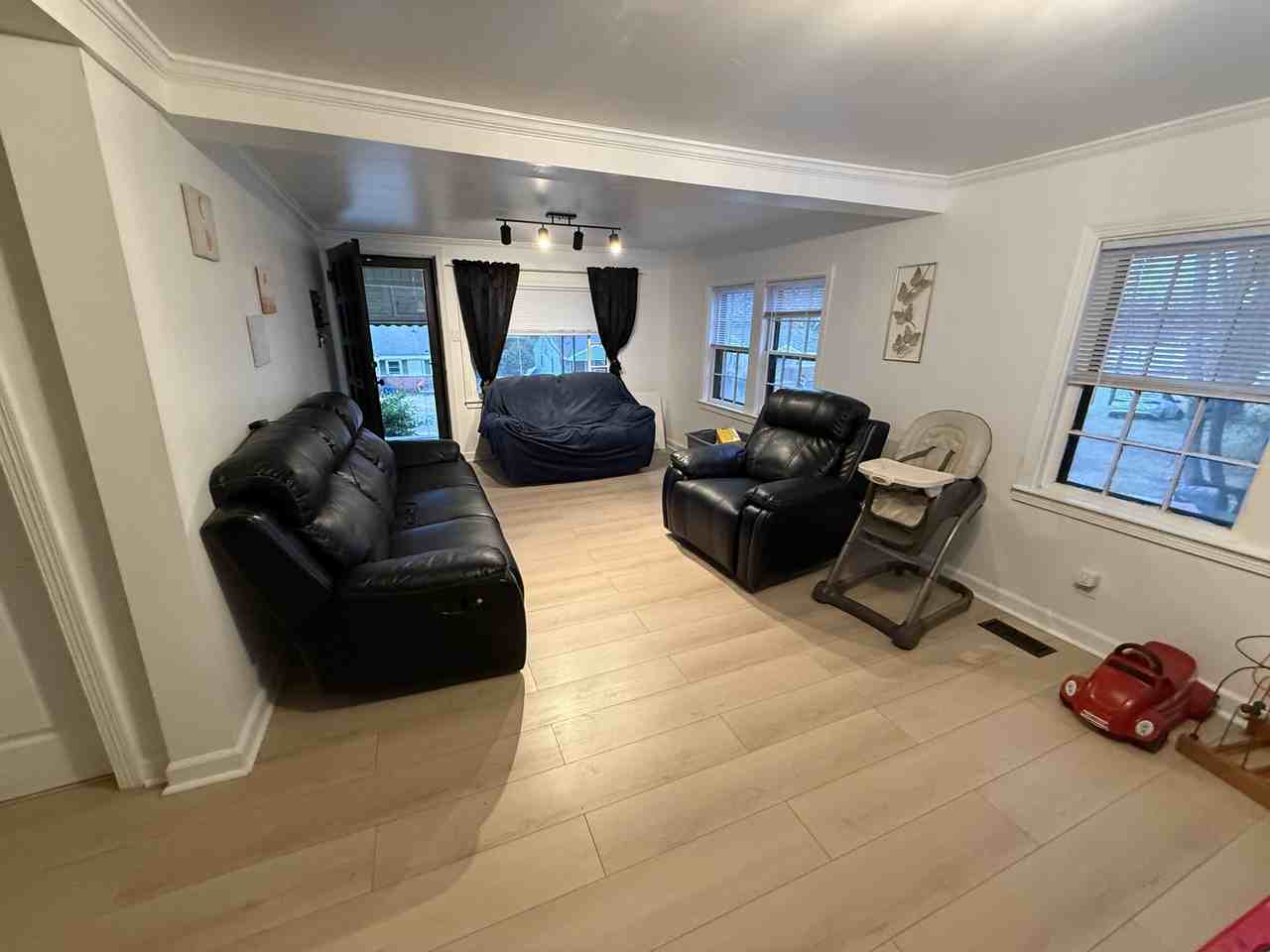 628 Isler St #1 - Photo 3 of 4