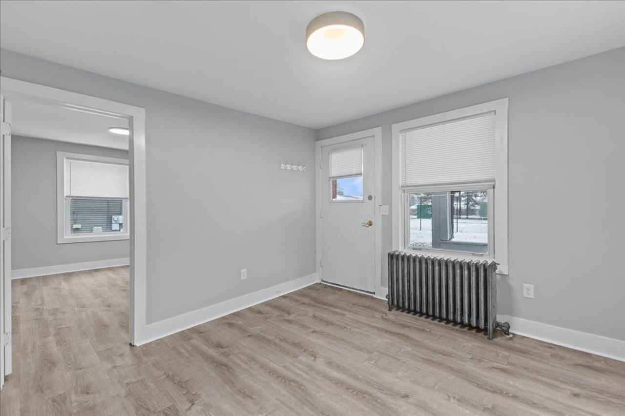 43 Willow St - Photo 4 of 16
