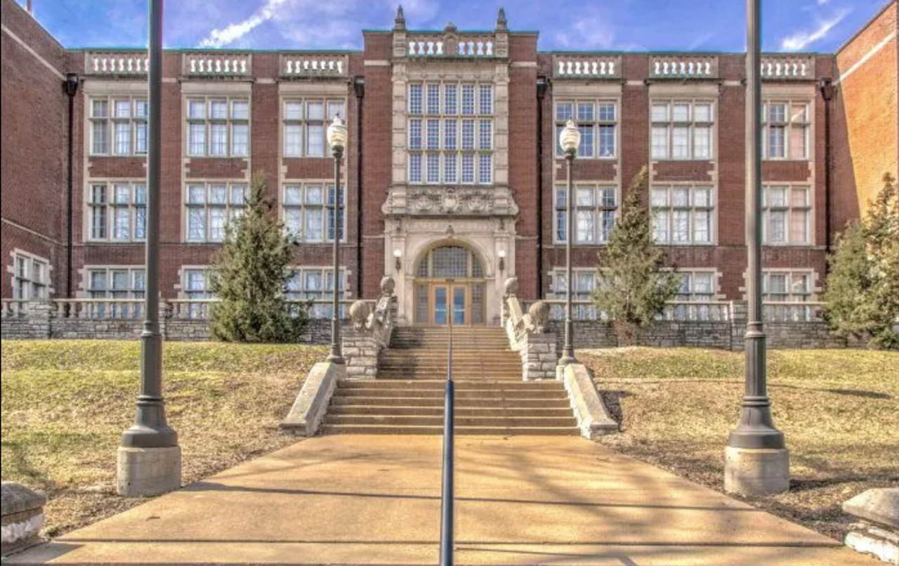 Theresa Park Loft Apartments - Photo 4 of 7