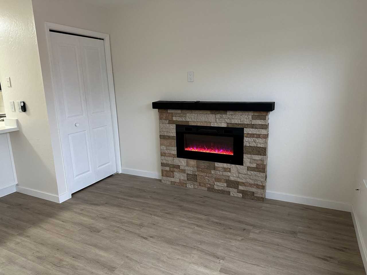 Lloyd Court Apartments - Photo 2 of 50