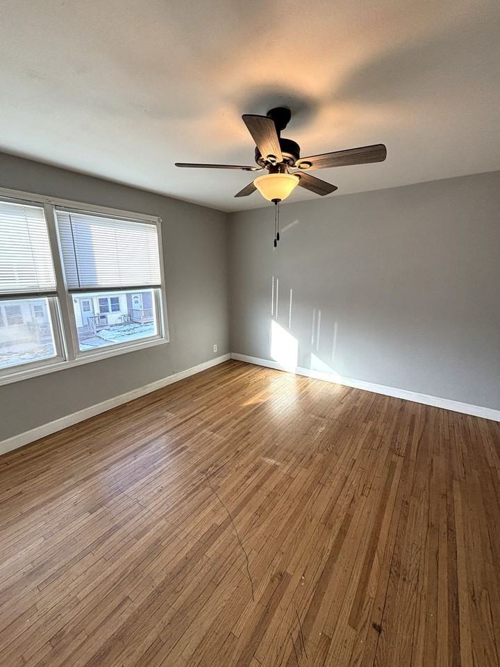 1234 W Mullan Ave - Photo 7 of 8