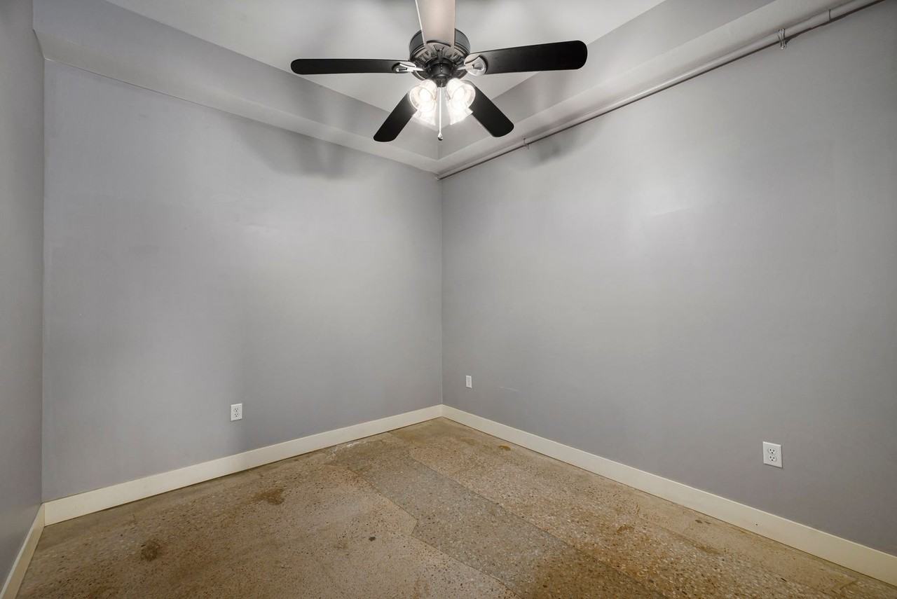 Welcome to Urban Studio 43 – Comfort, Convenience & Contemporary living in South Kansas City - Photo 6 of 11