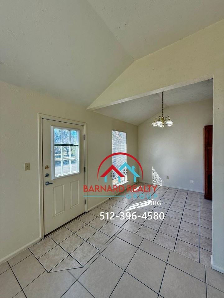 1414 Clyde St - Photo 7 of 27