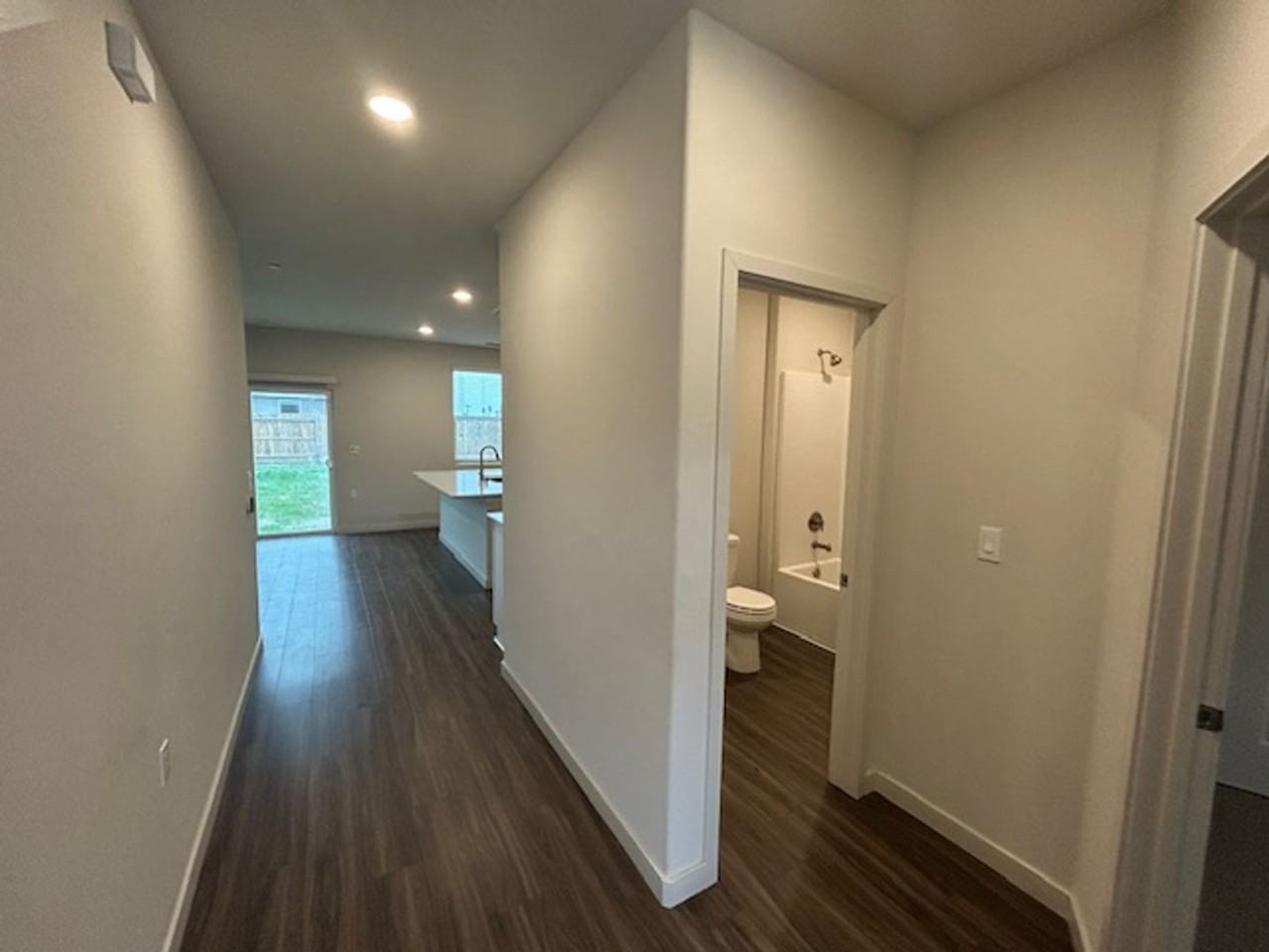 942 Maricopa St - Photo 4 of 25