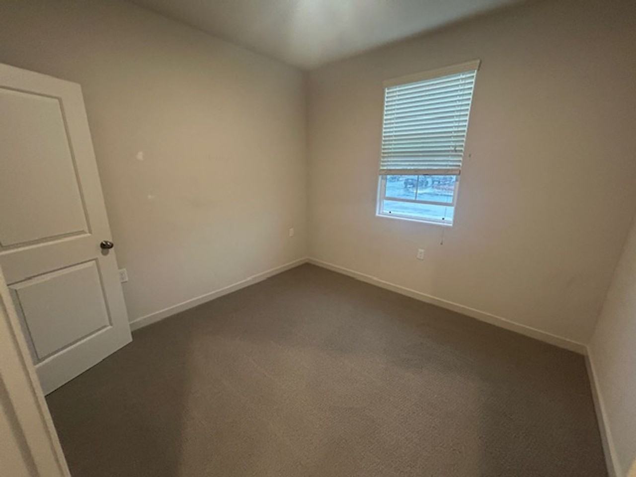 942 Maricopa St - Photo 6 of 25