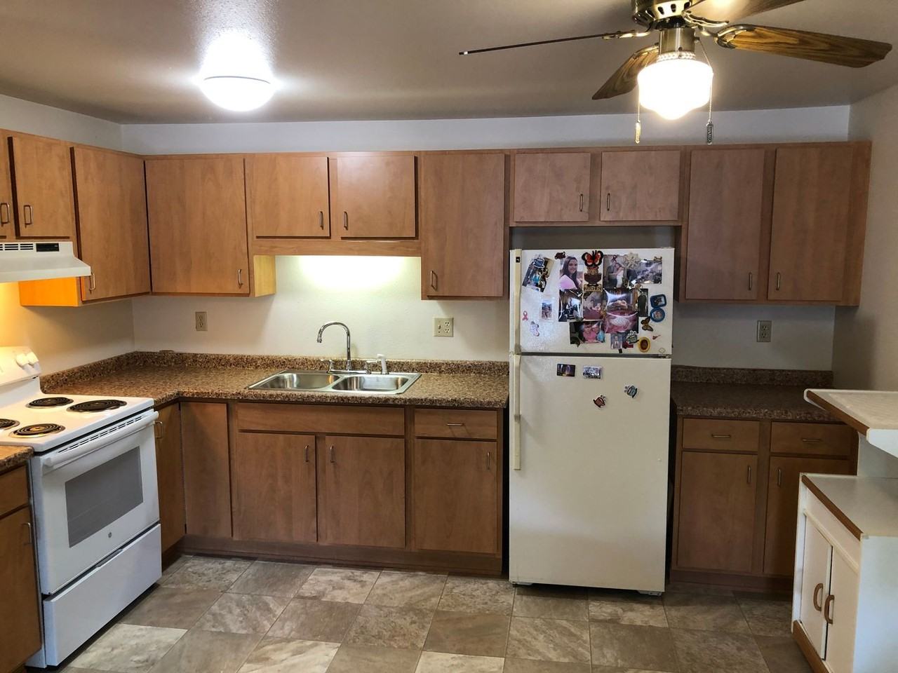 Hillside Manor Apartments - Photo 2 of 7