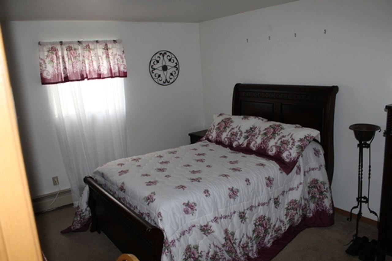 Hillside Manor Apartments - Photo 5 of 7