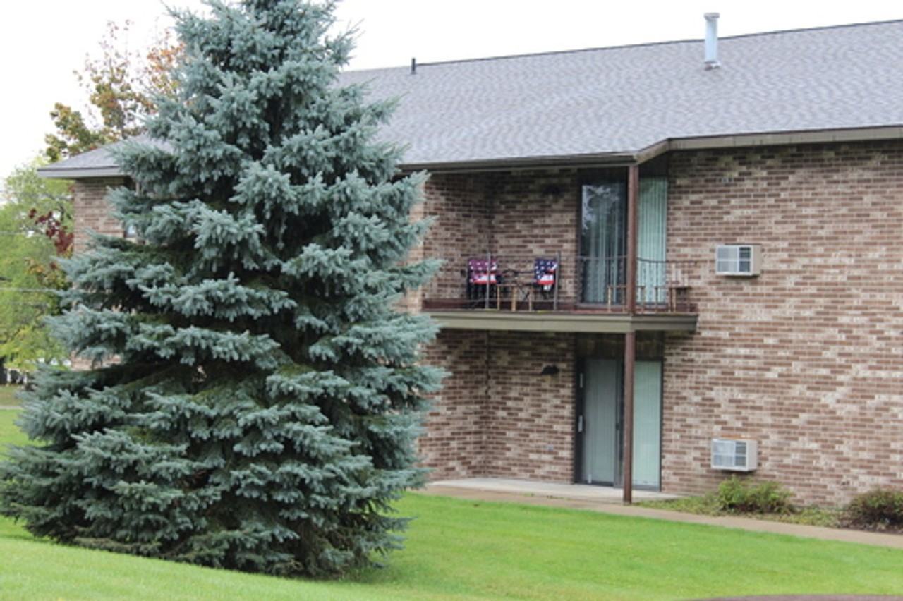 Hillside Manor Apartments - Photo 6 of 7