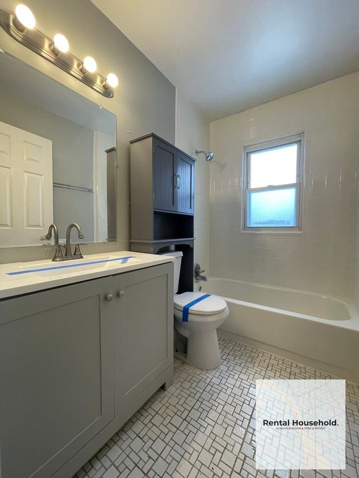 19676 Kingsville St - Photo 4 of 21