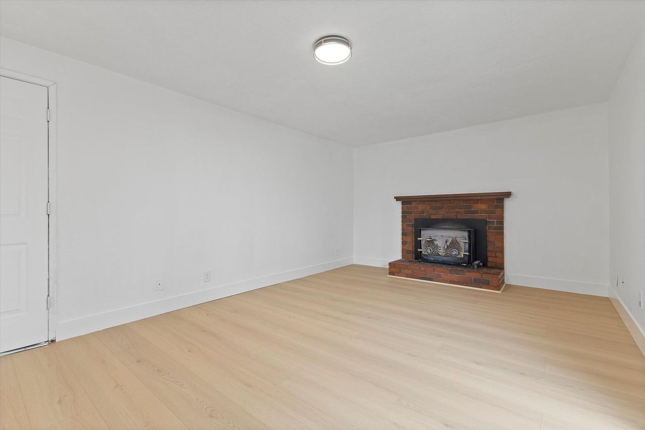 21047 Sw Imperial Ct - Photo 3 of 41