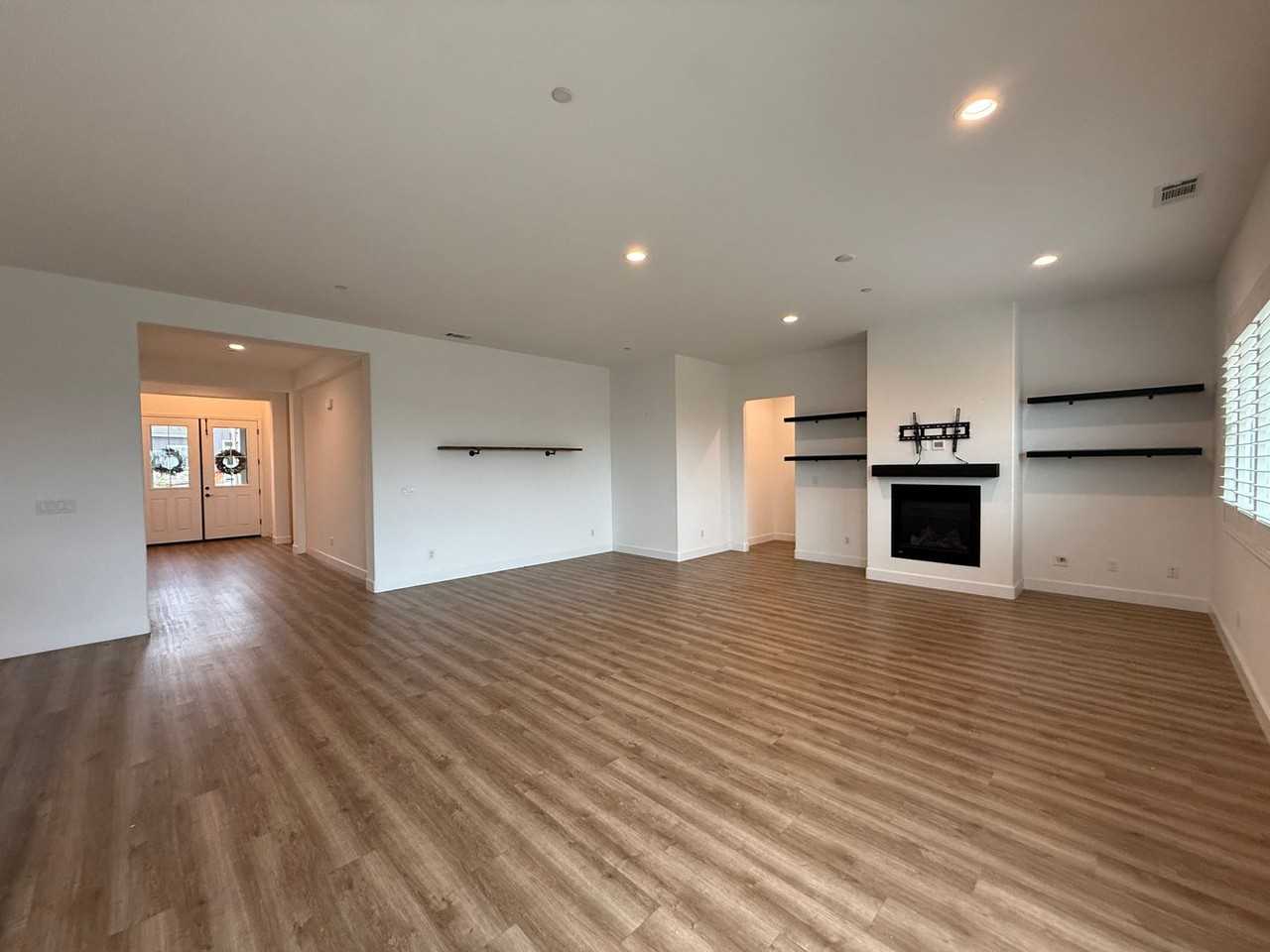 5605 Bouquet Ln - Photo 6 of 50