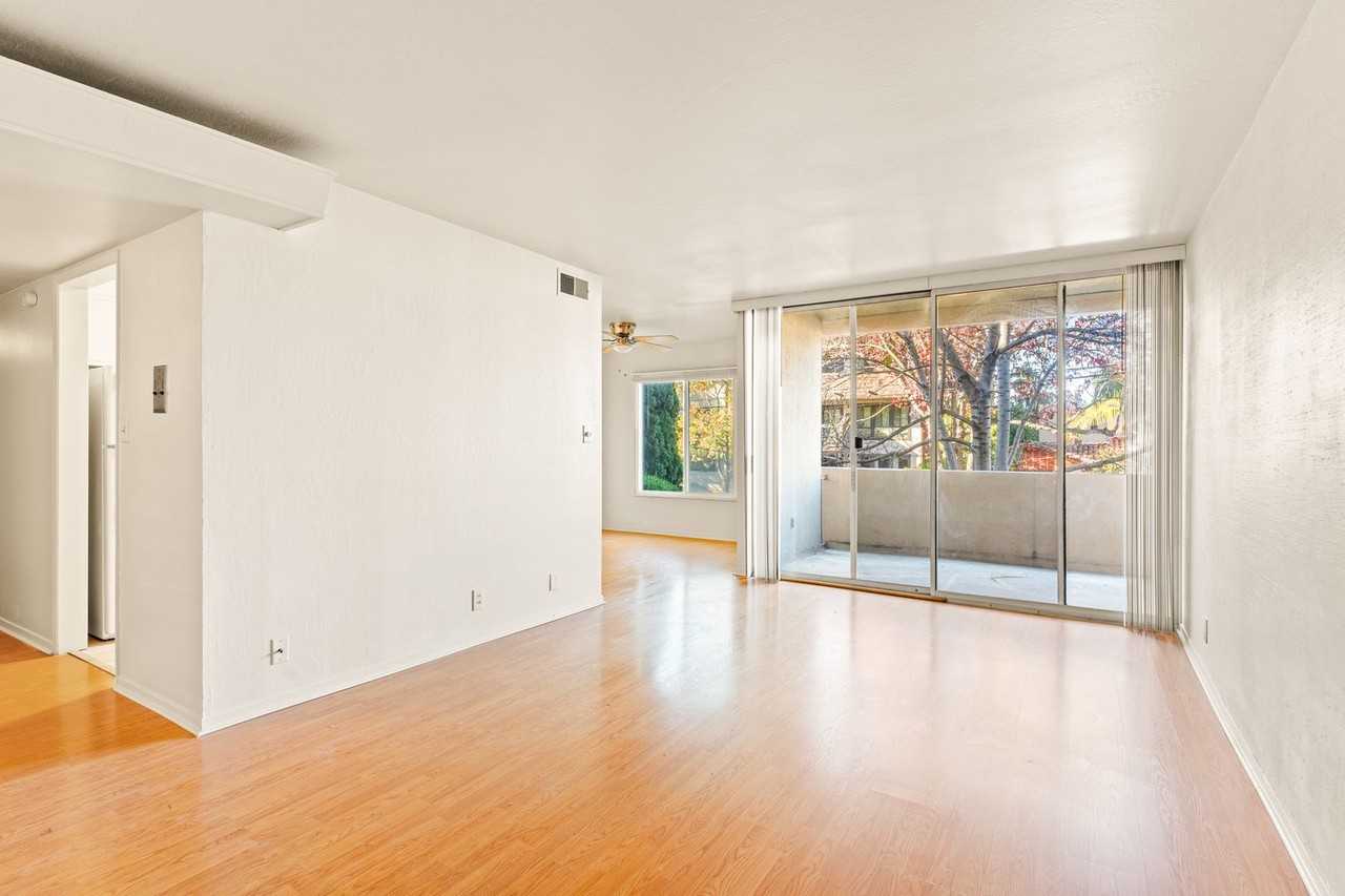 330 Vernon St - Photo 2 of 26