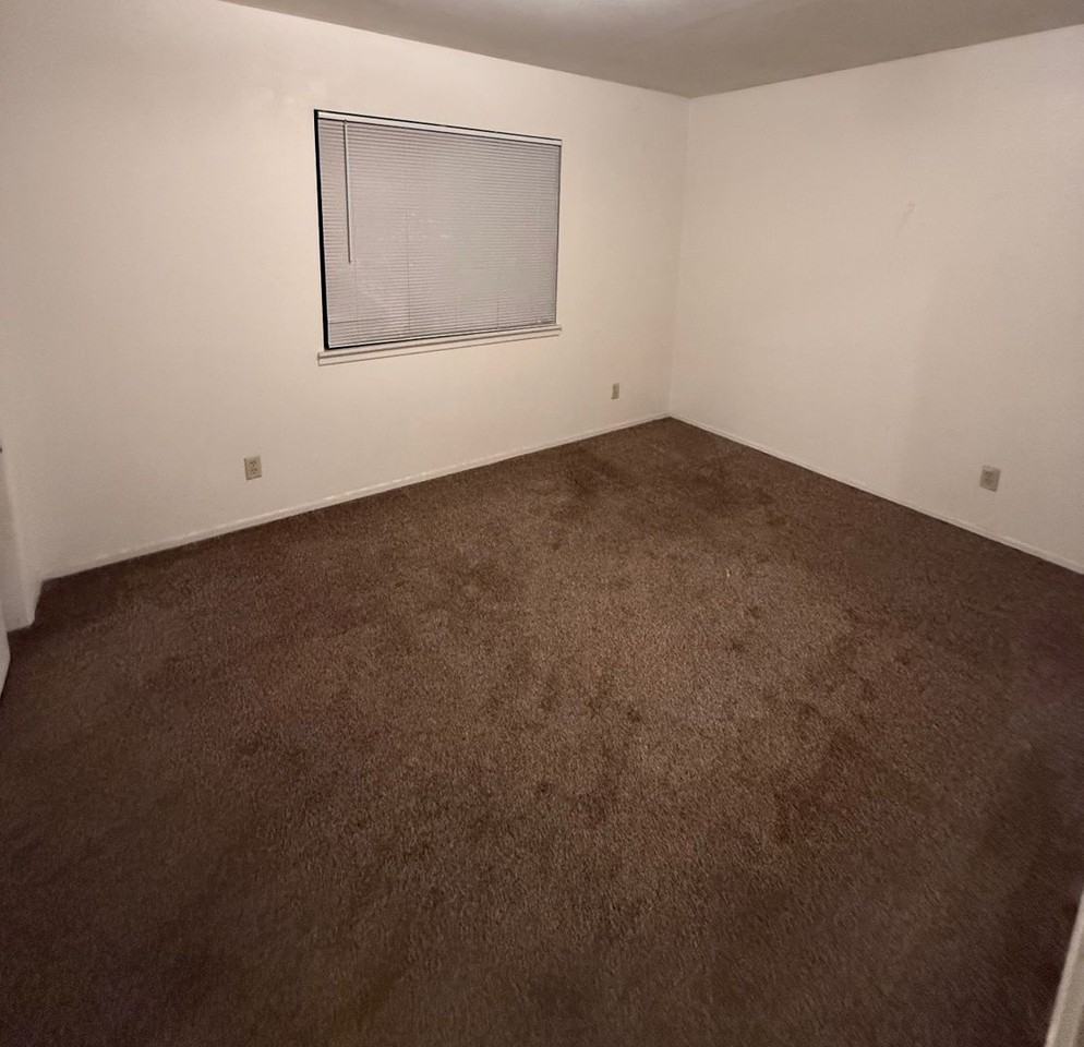 920 Perdew Ave #C - Photo 4 of 9