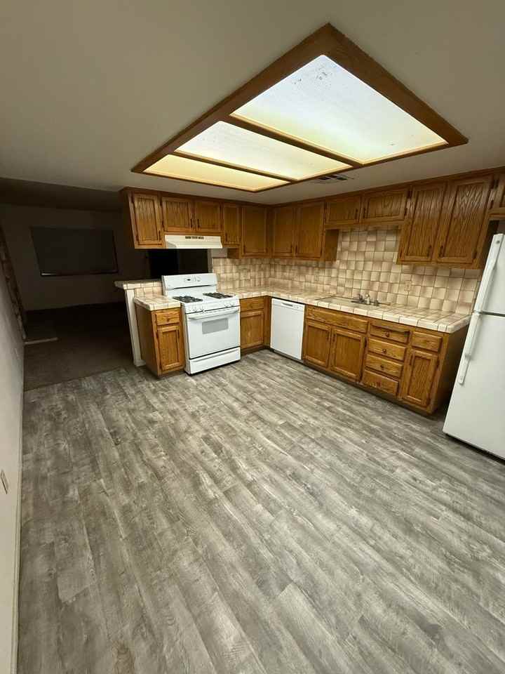 920 Perdew Ave #C - Photo 5 of 9