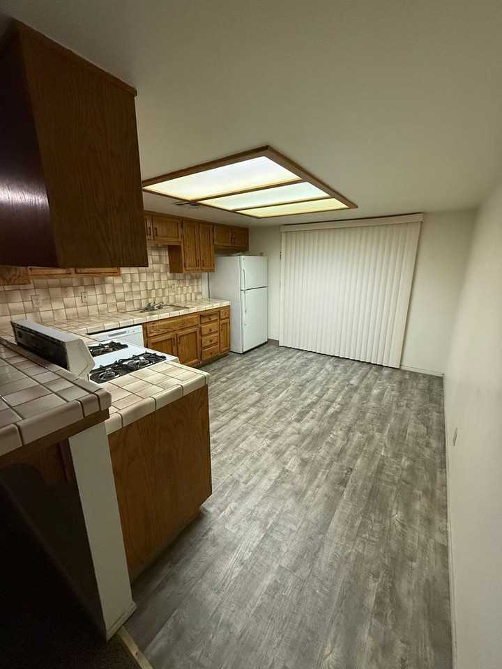 920 Perdew Ave #C - Photo 6 of 9