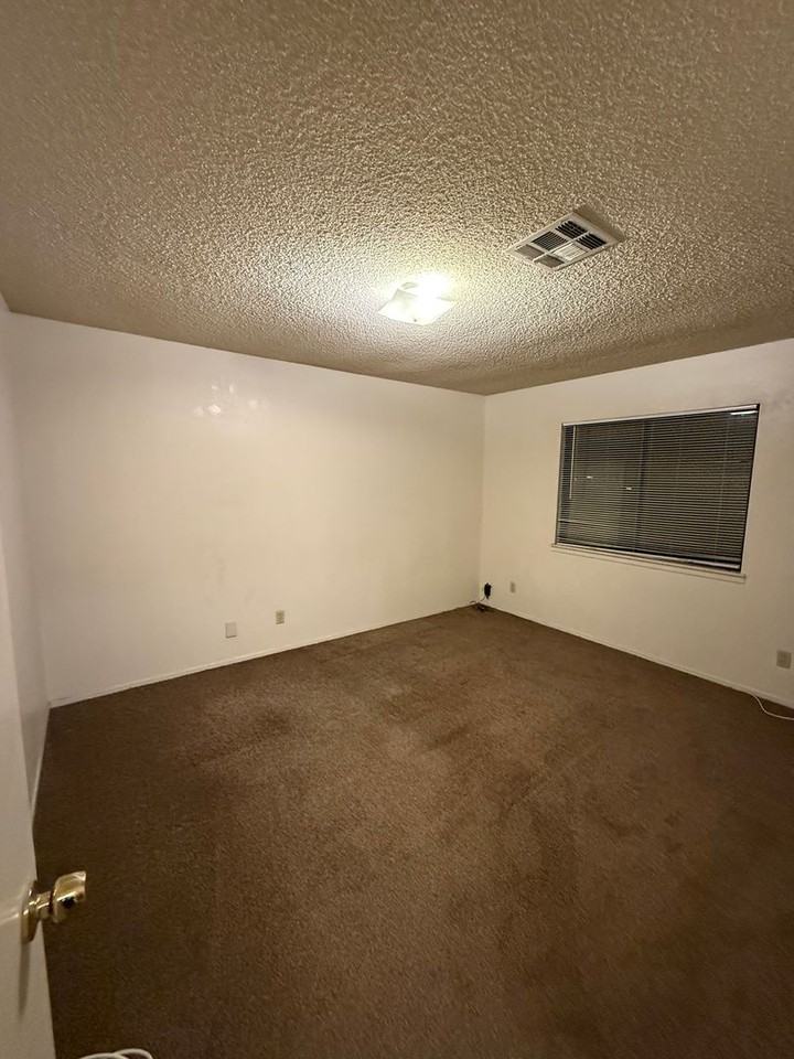 920 Perdew Ave #C - Photo 7 of 9