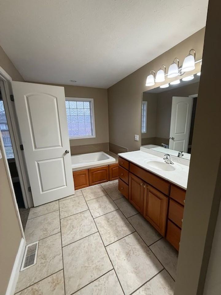 409 Dalhlia Dr - Photo 7 of 15