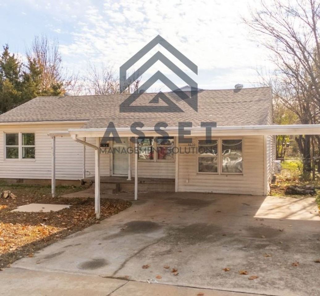 4620 Se 24th St - Photo 2 of 22