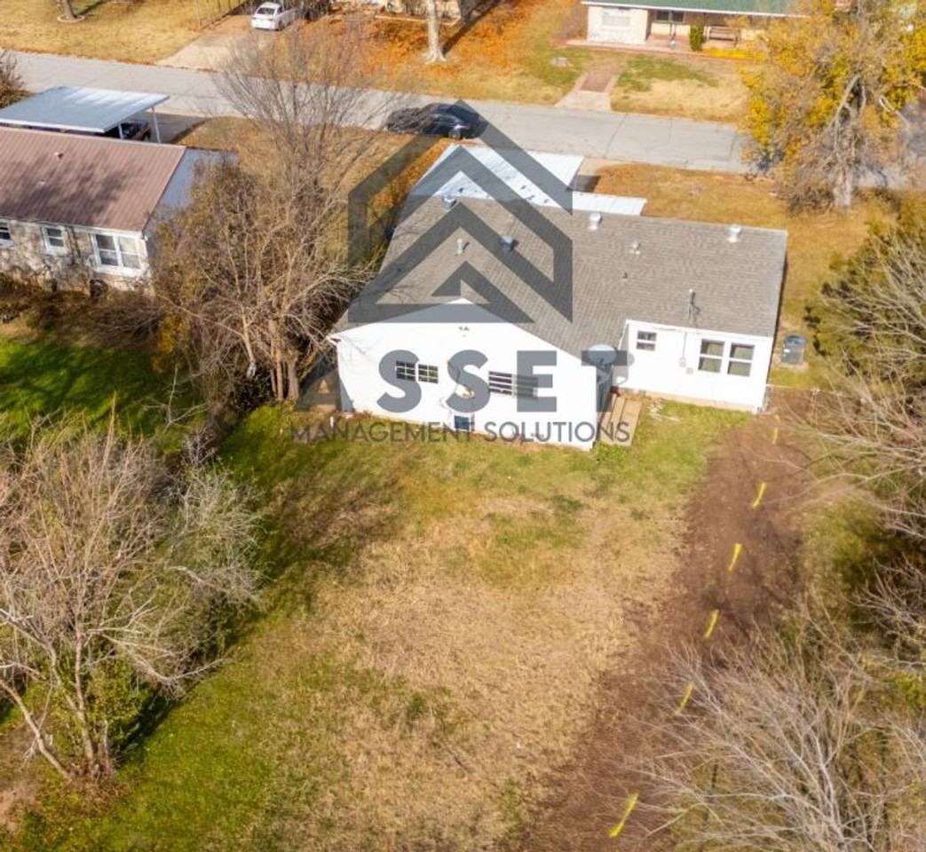 4620 Se 24th St - Photo 4 of 22