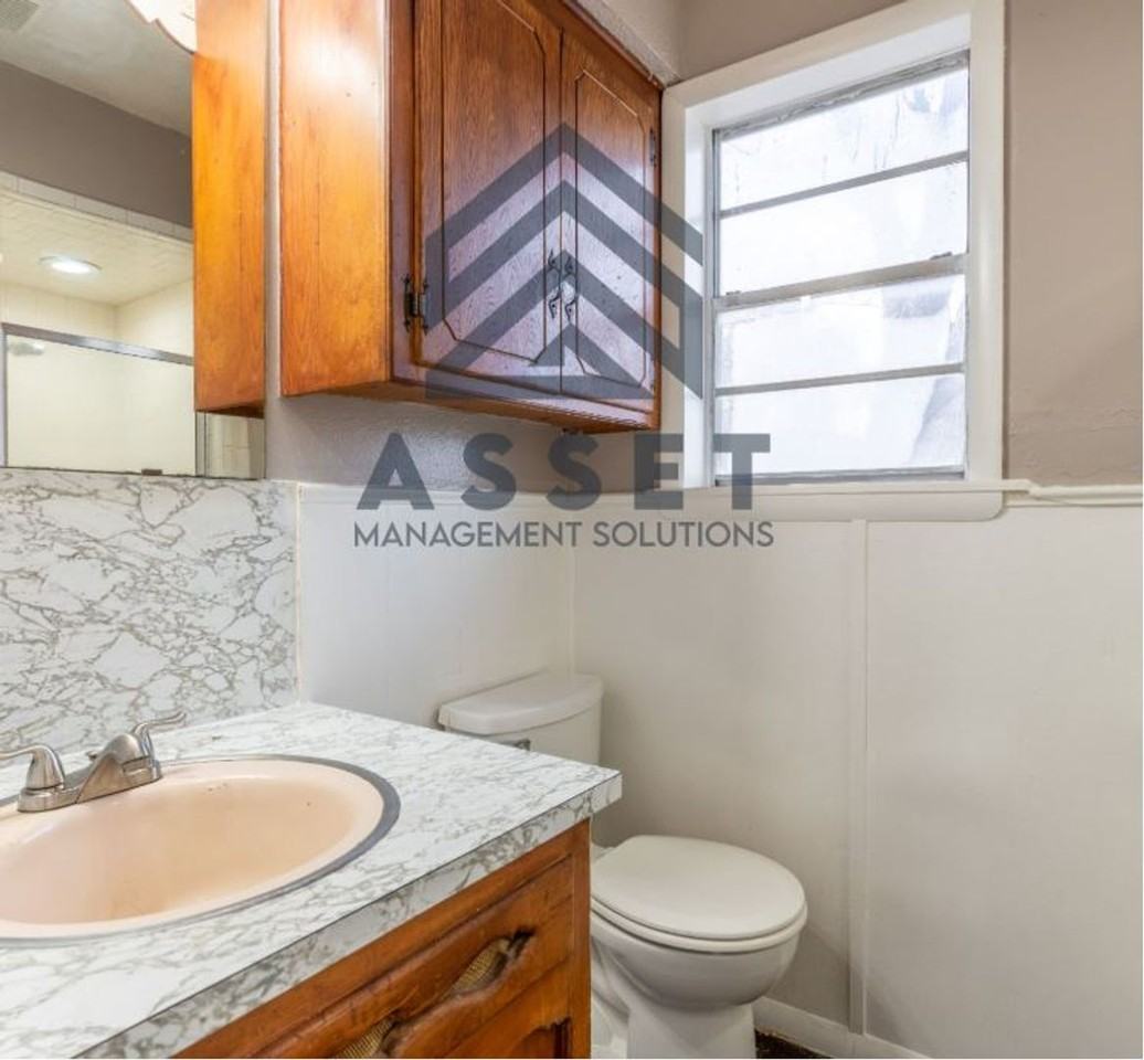 4620 Se 24th St - Photo 6 of 22