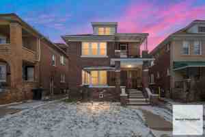 featured image of 2649 Pasadena St