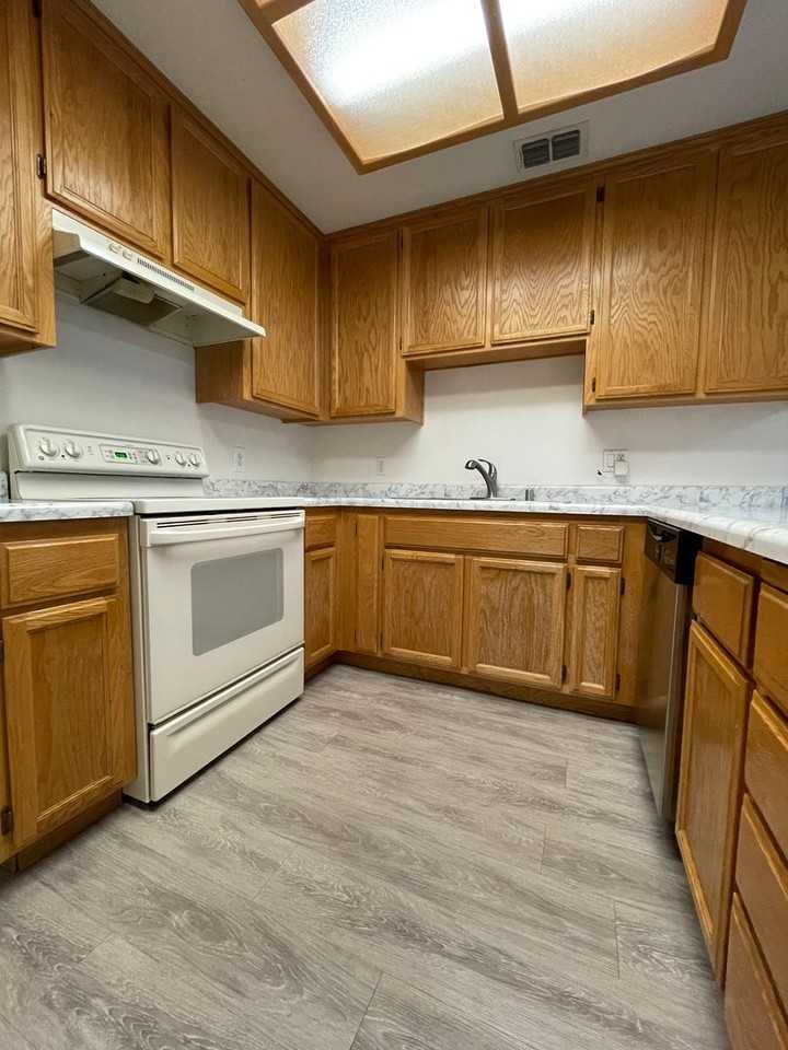 7974 Orchard Woods Cir - Photo 4 of 13