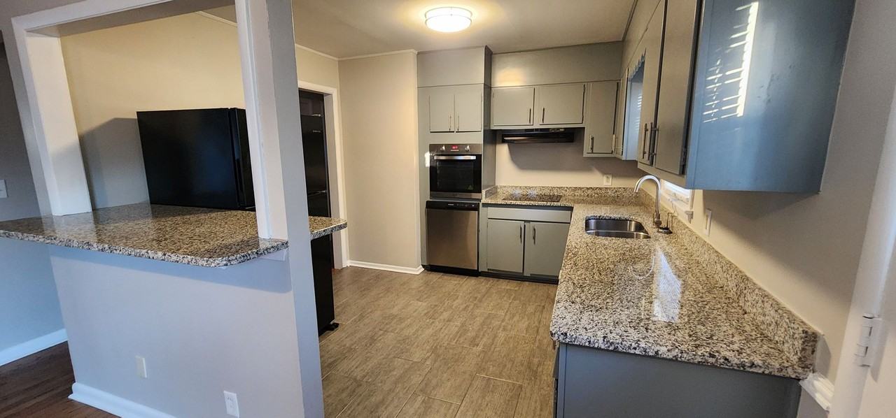 212 White St Ne - Photo 6 of 10