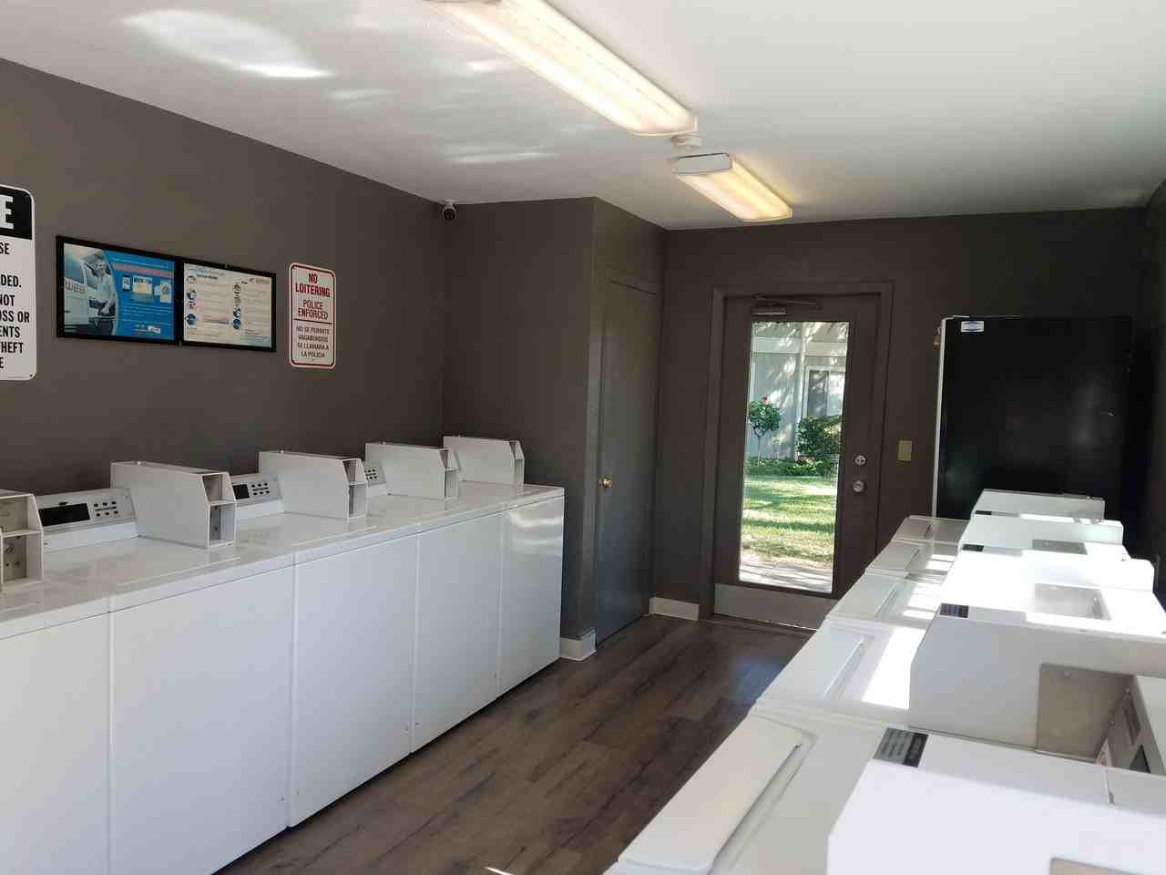 Auburn Creek Apartments - Photo 2 of 5