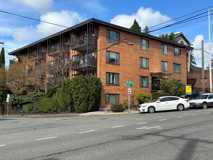 7101 LIVE A HALF MILE TO GREEN LAKE & 3 BLOCKS TO THE ROOSEVELT LIGHT RAIL - Photo 1 of 1