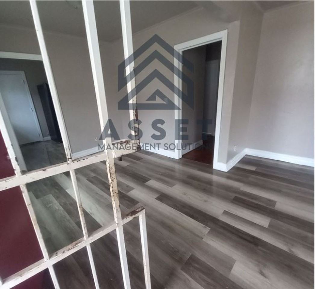 1722 Ne 20th St - Photo 2 of 13